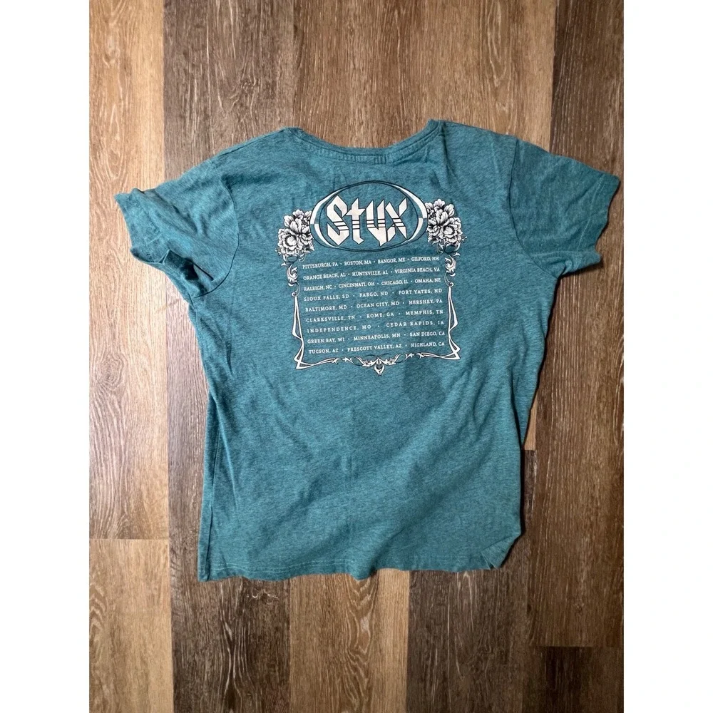 Styx Graphic T-Shirt Womens Large Teal Green Excellent‎ Tour Cities Floral Cross